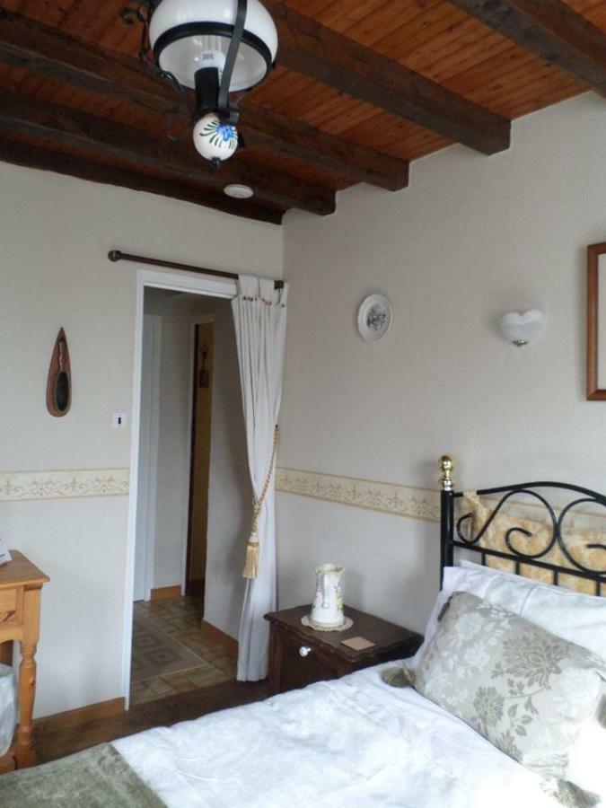 La Chevallerie B&B Isigny-le-Buat Exterior foto
